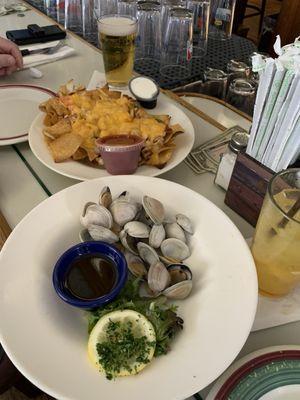 Steamed clams and nachos