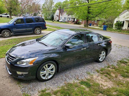 As former Nissan North America Technician 28yr Jeff autobody is 1 of the only manufacturer certified  Nissan/Infiniti vehicles in Western KY