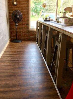 High-top bar area w/ stools & electrical outlets