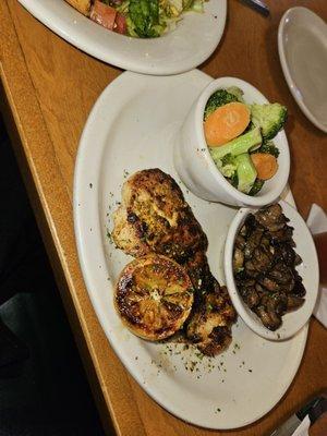 Lemon crusted chicken, sautéed mushrooms, and veggies. Delicious!