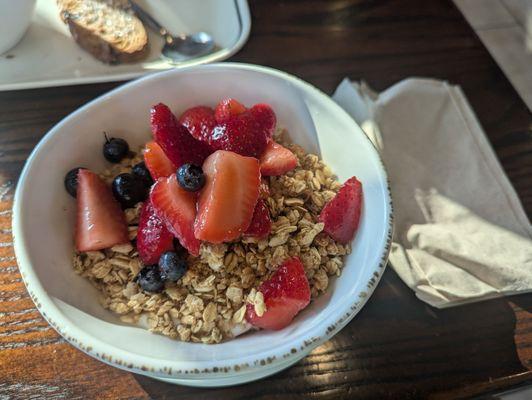 Fruit and yogurt parfait