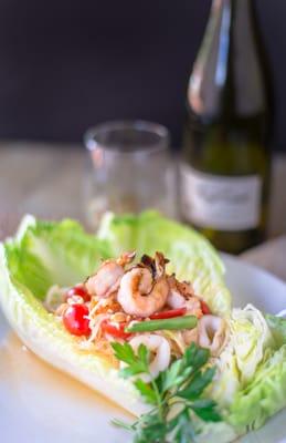 Papaya Salad with Grilled Seafood