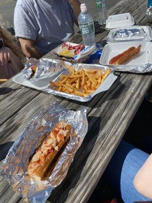 Lobster Roll 5oz and Hot Dog Platter