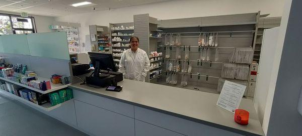 R & D Pharmacy