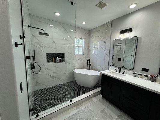 Shower Tub Room