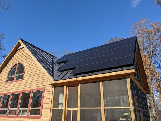 Black panels on a black roof-- We think they look great! Get a quote for yours today.