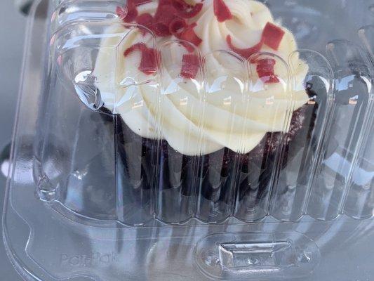 Red Velvet Cream Cheese cupcake