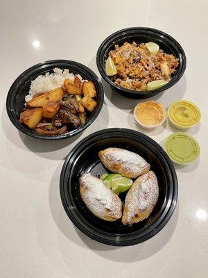 empanadas + lomo saltado + arroz con mariscos