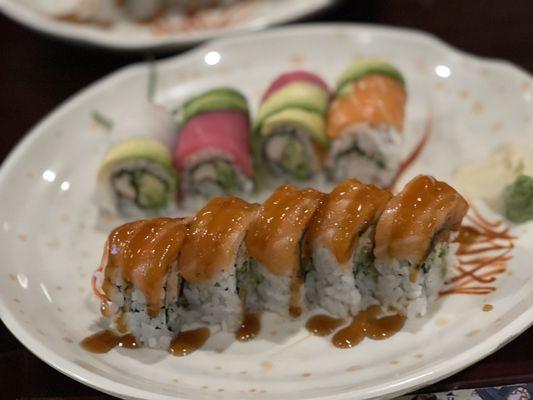 S22. Season Dragon Roll with salmon and eel sauce