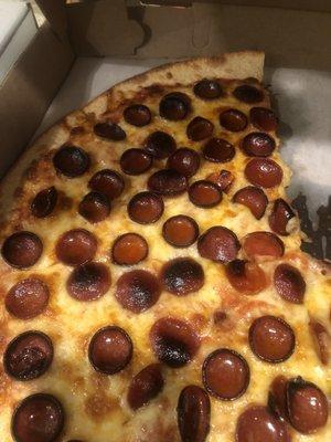 Regular pepperoni pizza