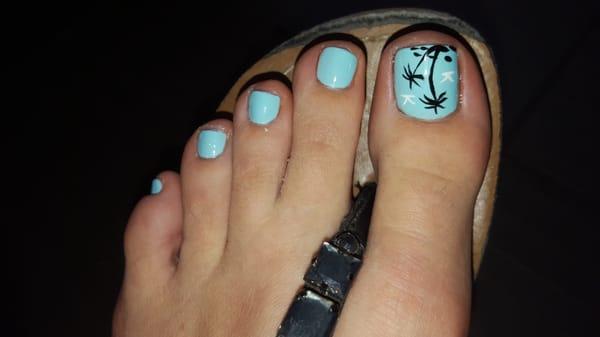 Awesome palm tree pedicure