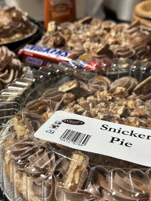 Snicker's Pie - #janspiesarethebest