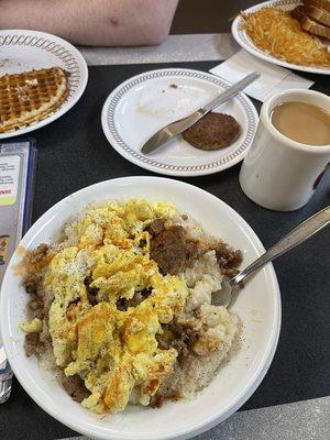 Grits, sausage, and eggs bowl