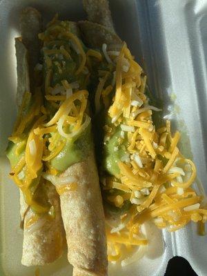 3 Rolled Tacos with Cheese and Guacamole