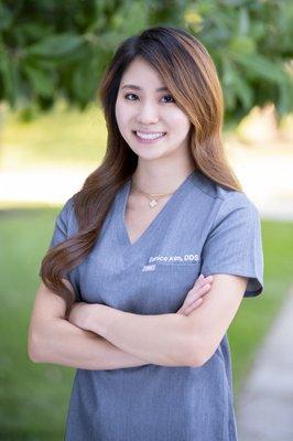 Meet Dr. Eunice Kim, who joined our team in 2020.  Her goal is to make sure patients are 10000% comfortable during their treatment!!