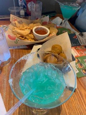 Drink : Beach Party, fried pickles and chips and salsa