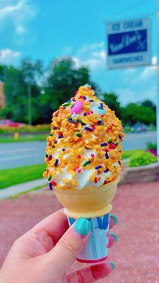 Peanut crunch cone