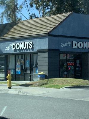 Entrance to Dippity Donuts - Downey