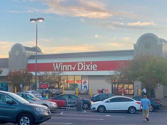 this old Winn-dixie has now had a face lift!