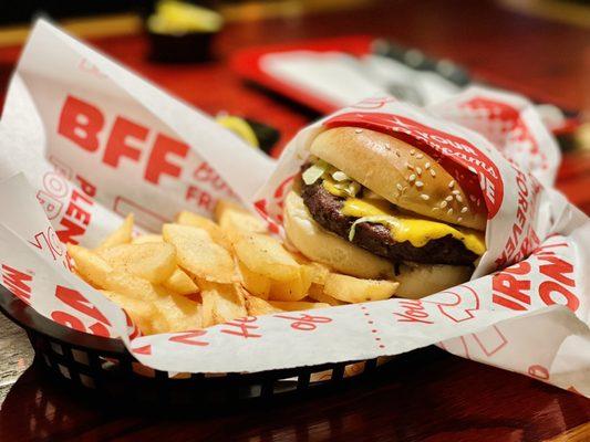 Red Robin Gourmet Cheeseburger