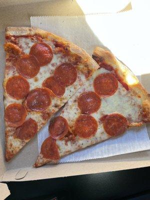 Really good pepperoni pizza!