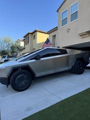 Tesla CYBERTRUCK