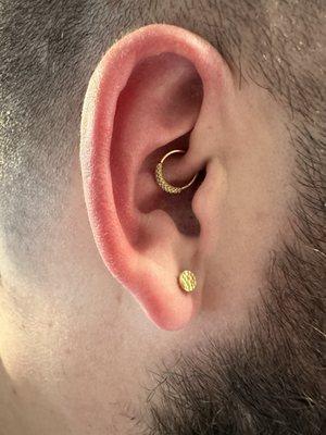 Daith piercing