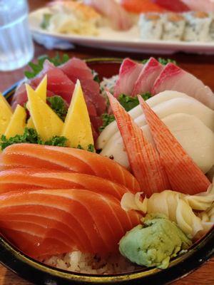 Chirashi bowl