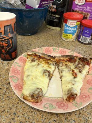 sausage mushrooms pizza with extra cheese