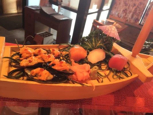 Sushi sashimi boat