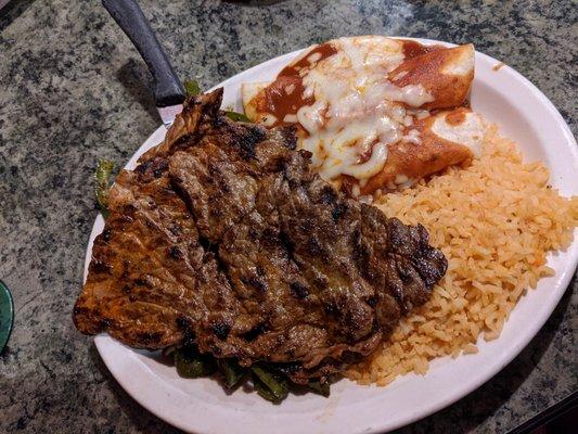 Carne aka tempiqueno (bell peppers underneath the steak)