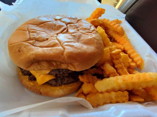 Large Cheeseburger (Mustard, Pickle, and Onions) with Seasoned Fry's