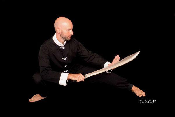 Chinese Martial Arts Broadsword pose by Daniel Mattson