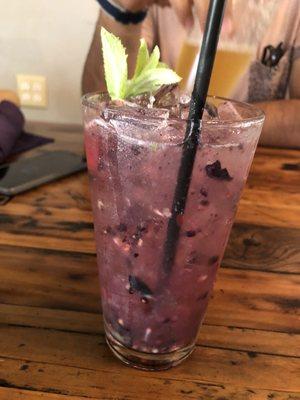 Berry mojito