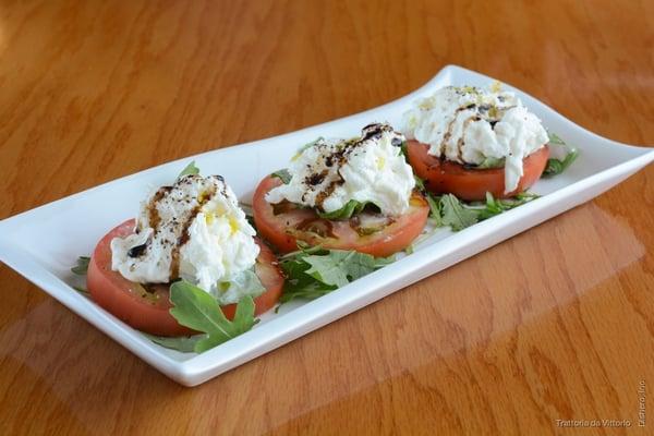 Caprese salad con burrata