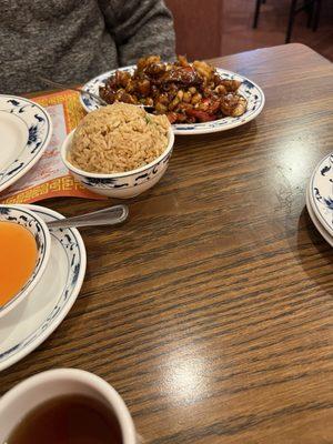 I forget what the hubby ordered. He loves their Kung Pao Triple Delight.