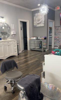 Clean salon