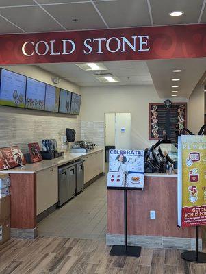 Inside Conroe Cold Stone Creamery