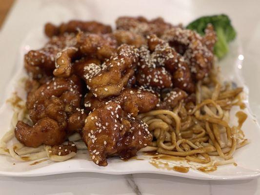 Sesame chicken with noodles