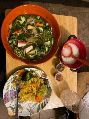 Vegetable noodle soup, chicken porridge, vegetarian stir fry.