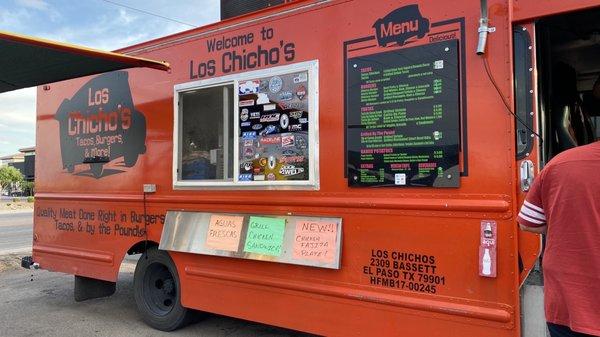 Los Chichos food truck