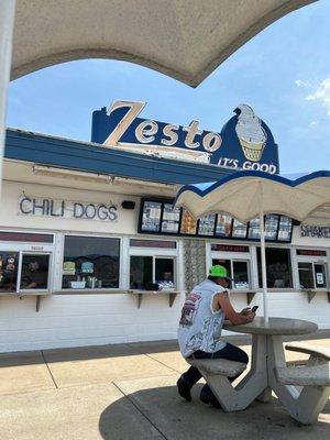 Zesto's