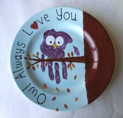 Handprint plates make great keepsakes!