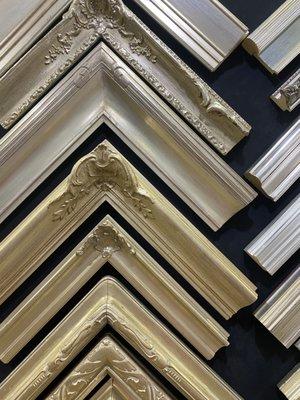 In addition to our large selection of custom moulding, we have a variety of custom closed corner frame options too