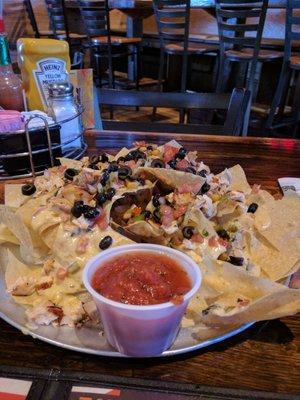 Yummy chicken espi nachos at HH for $5. The chips are so crispy and thin.