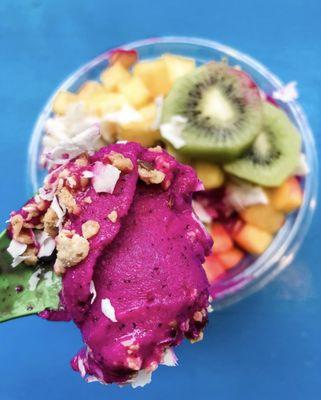 Electric Mermaid Pitaya Bowl