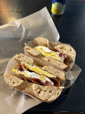 Egg and bacon bagel