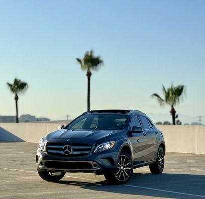 2015 Mercedes-Benz Gla 250 with a unique spec and option sheet!