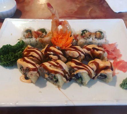 Dynamite roll in front, jalapeño roll in back.  YUM!