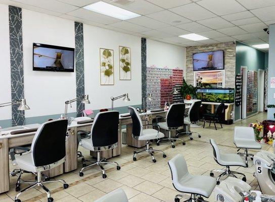 Naturale Nails & Spa